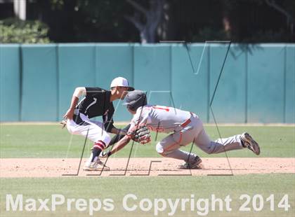 Thumbnail 2 in Huntington Park vs. Van Nuys (CIF L.A. City D2 Semifinal) photogallery.