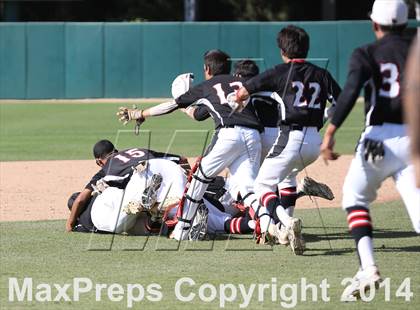 Thumbnail 3 in Huntington Park vs. Van Nuys (CIF L.A. City D2 Semifinal) photogallery.