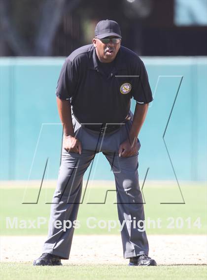 Thumbnail 2 in Huntington Park vs. Van Nuys (CIF L.A. City D2 Semifinal) photogallery.