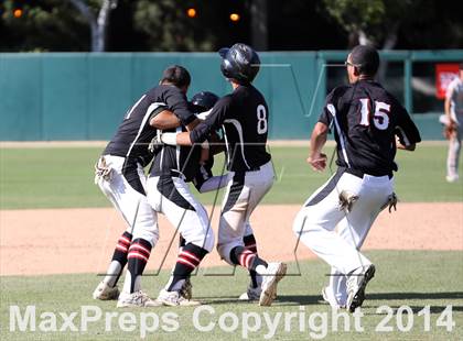 Thumbnail 1 in Huntington Park vs. Van Nuys (CIF L.A. City D2 Semifinal) photogallery.
