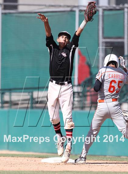 Thumbnail 2 in Huntington Park vs. Van Nuys (CIF L.A. City D2 Semifinal) photogallery.