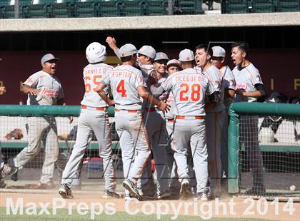 Thumbnail 3 in Huntington Park vs. Van Nuys (CIF L.A. City D2 Semifinal) photogallery.