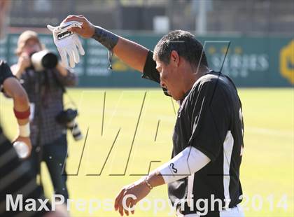 Thumbnail 2 in Huntington Park vs. Van Nuys (CIF L.A. City D2 Semifinal) photogallery.