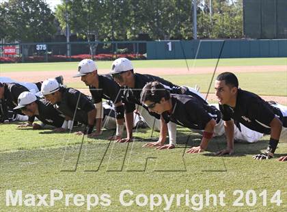 Thumbnail 2 in Huntington Park vs. Van Nuys (CIF L.A. City D2 Semifinal) photogallery.