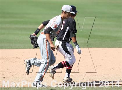Thumbnail 3 in Huntington Park vs. Van Nuys (CIF L.A. City D2 Semifinal) photogallery.