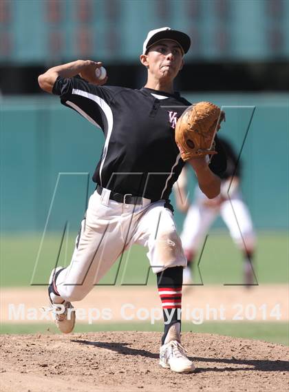 Thumbnail 1 in Huntington Park vs. Van Nuys (CIF L.A. City D2 Semifinal) photogallery.
