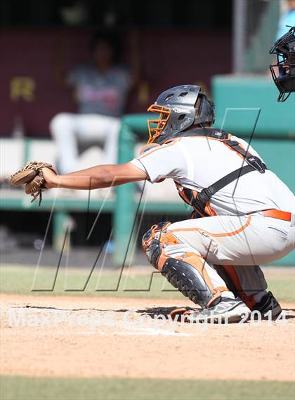Thumbnail 2 in Huntington Park vs. Van Nuys (CIF L.A. City D2 Semifinal) photogallery.