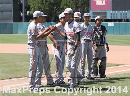 Thumbnail 2 in Huntington Park vs. Van Nuys (CIF L.A. City D2 Semifinal) photogallery.