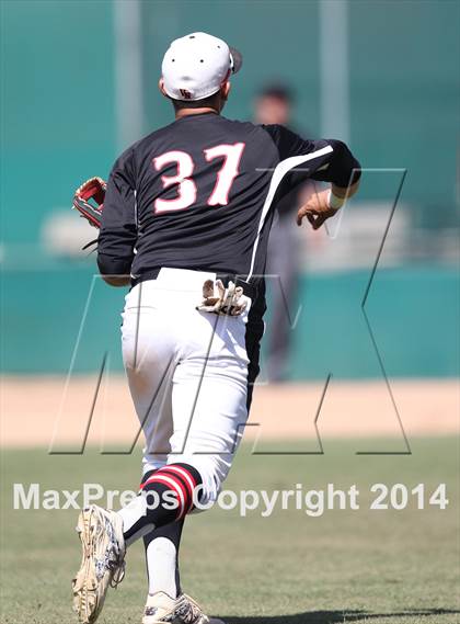 Thumbnail 2 in Huntington Park vs. Van Nuys (CIF L.A. City D2 Semifinal) photogallery.