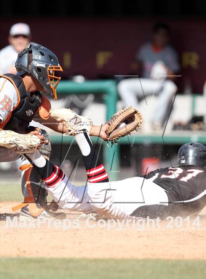 Thumbnail 1 in Huntington Park vs. Van Nuys (CIF L.A. City D2 Semifinal) photogallery.