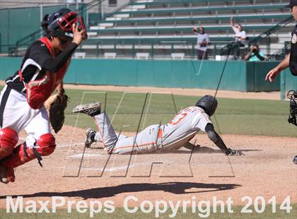 Thumbnail 1 in Huntington Park vs. Van Nuys (CIF L.A. City D2 Semifinal) photogallery.