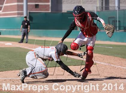 Thumbnail 1 in Huntington Park vs. Van Nuys (CIF L.A. City D2 Semifinal) photogallery.