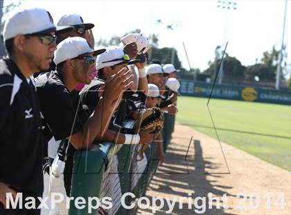 Thumbnail 1 in Huntington Park vs. Van Nuys (CIF L.A. City D2 Semifinal) photogallery.
