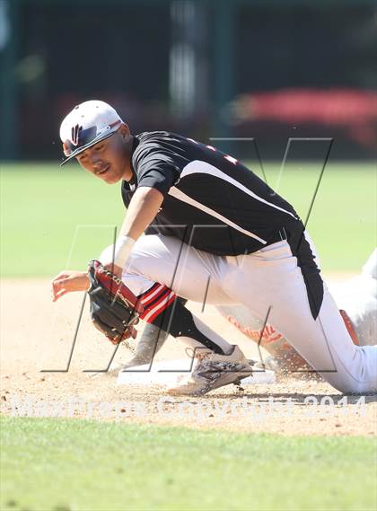 Thumbnail 2 in Huntington Park vs. Van Nuys (CIF L.A. City D2 Semifinal) photogallery.