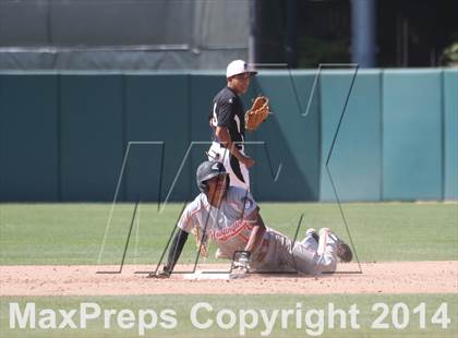 Thumbnail 1 in Huntington Park vs. Van Nuys (CIF L.A. City D2 Semifinal) photogallery.