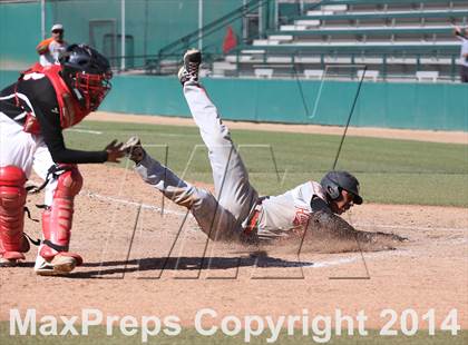 Thumbnail 1 in Huntington Park vs. Van Nuys (CIF L.A. City D2 Semifinal) photogallery.