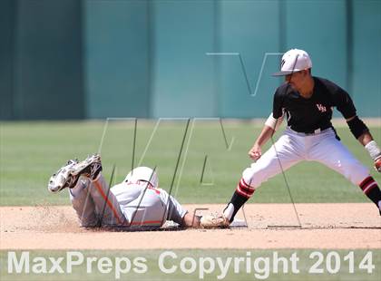 Thumbnail 2 in Huntington Park vs. Van Nuys (CIF L.A. City D2 Semifinal) photogallery.