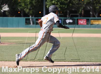 Thumbnail 1 in Huntington Park vs. Van Nuys (CIF L.A. City D2 Semifinal) photogallery.