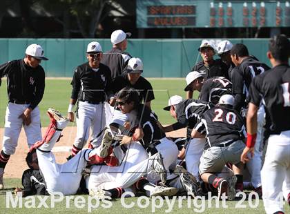 Thumbnail 1 in Huntington Park vs. Van Nuys (CIF L.A. City D2 Semifinal) photogallery.