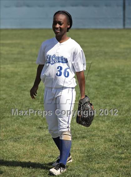 Thumbnail 2 in Nordhoff vs. El Camino Real (Valley Classic) photogallery.