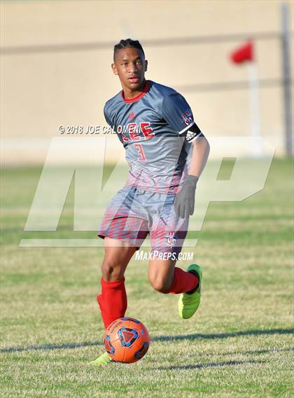 Thumbnail 3 in San Angelo Central vs Lee [Robert E.] photogallery.