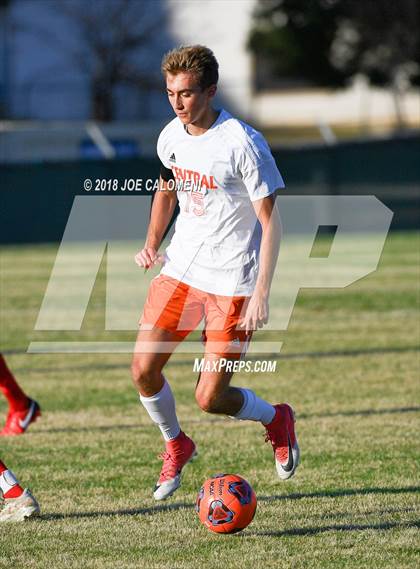 Thumbnail 3 in San Angelo Central vs Lee [Robert E.] photogallery.