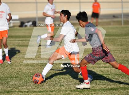 Thumbnail 2 in San Angelo Central vs Lee [Robert E.] photogallery.