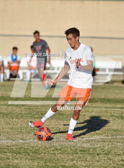 Thumbnail 2 in San Angelo Central vs Lee [Robert E.] photogallery.