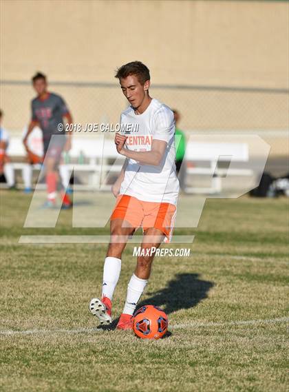 Thumbnail 3 in San Angelo Central vs Lee [Robert E.] photogallery.