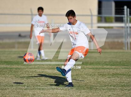 Thumbnail 3 in San Angelo Central vs Lee [Robert E.] photogallery.