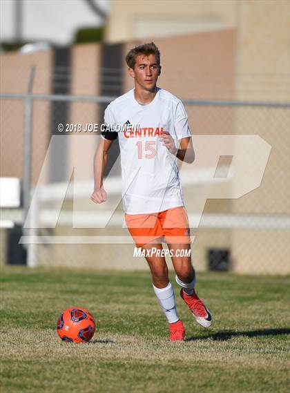 Thumbnail 2 in San Angelo Central vs Lee [Robert E.] photogallery.