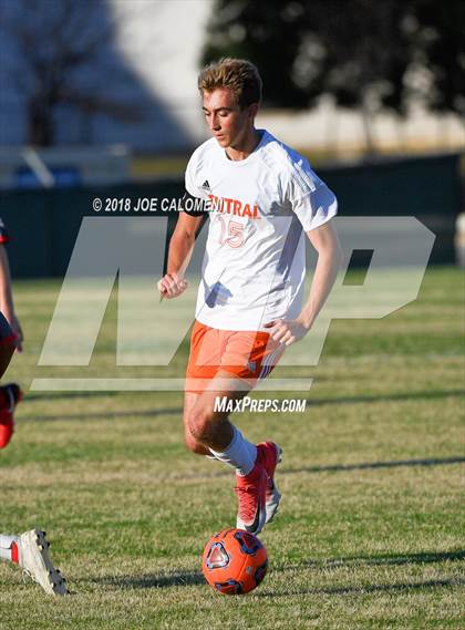Thumbnail 2 in San Angelo Central vs Lee [Robert E.] photogallery.