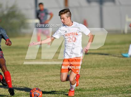 Thumbnail 3 in San Angelo Central vs Lee [Robert E.] photogallery.