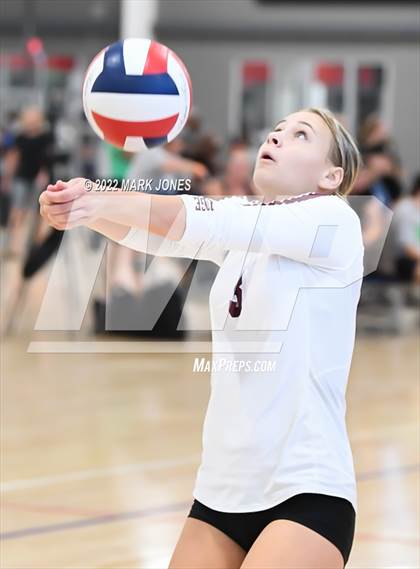 Thumbnail 3 in Mountain Ridge vs. Enumclaw (Nike TOC Southwest) photogallery.