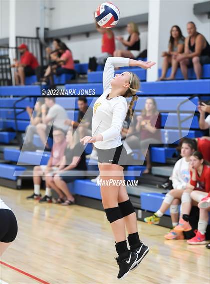 Thumbnail 2 in Mountain Ridge vs. Enumclaw (Nike TOC Southwest) photogallery.