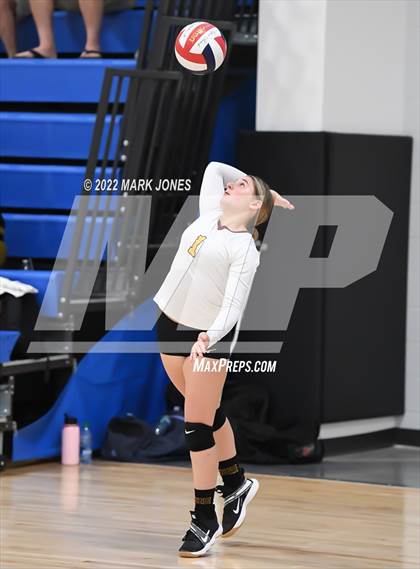 Thumbnail 1 in Mountain Ridge vs. Enumclaw (Nike TOC Southwest) photogallery.