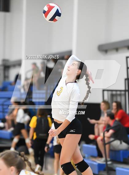 Thumbnail 1 in Mountain Ridge vs. Enumclaw (Nike TOC Southwest) photogallery.
