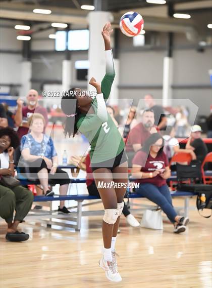 Thumbnail 2 in Mountain Ridge vs. Enumclaw (Nike TOC Southwest) photogallery.