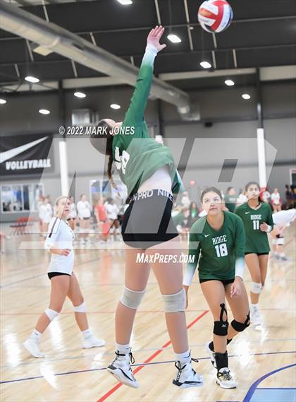 Thumbnail 1 in Mountain Ridge vs. Enumclaw (Nike TOC Southwest) photogallery.