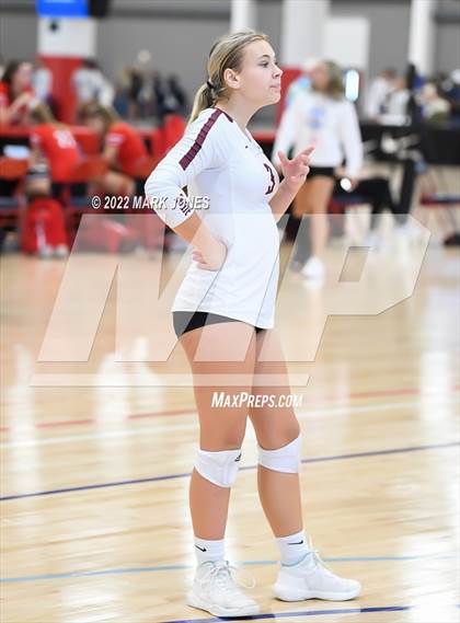 Thumbnail 2 in Mountain Ridge vs. Enumclaw (Nike TOC Southwest) photogallery.