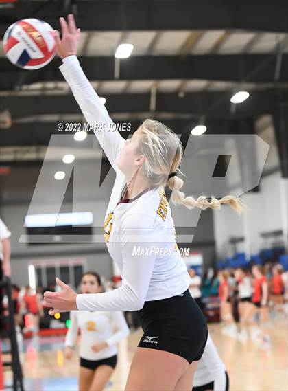 Thumbnail 3 in Mountain Ridge vs. Enumclaw (Nike TOC Southwest) photogallery.