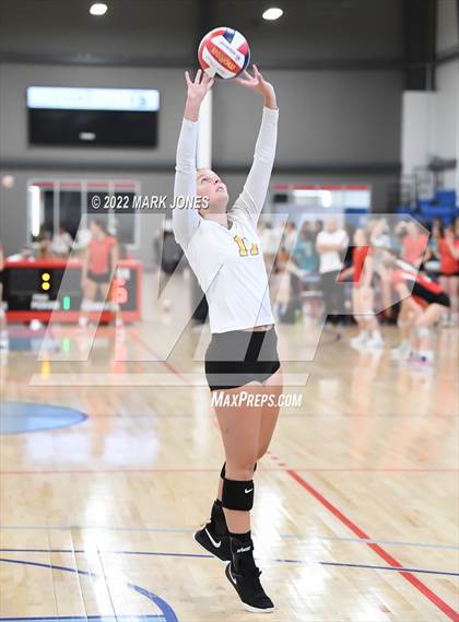 Thumbnail 1 in Mountain Ridge vs. Enumclaw (Nike TOC Southwest) photogallery.