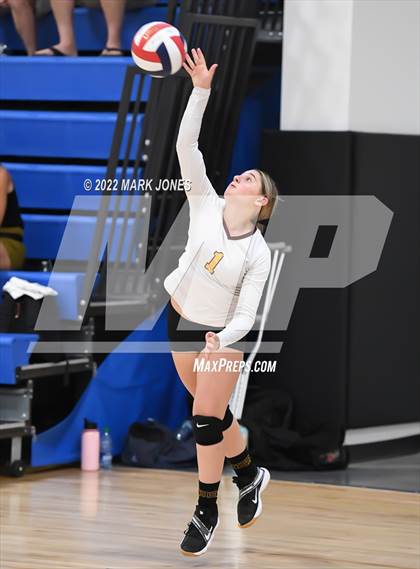 Thumbnail 2 in Mountain Ridge vs. Enumclaw (Nike TOC Southwest) photogallery.