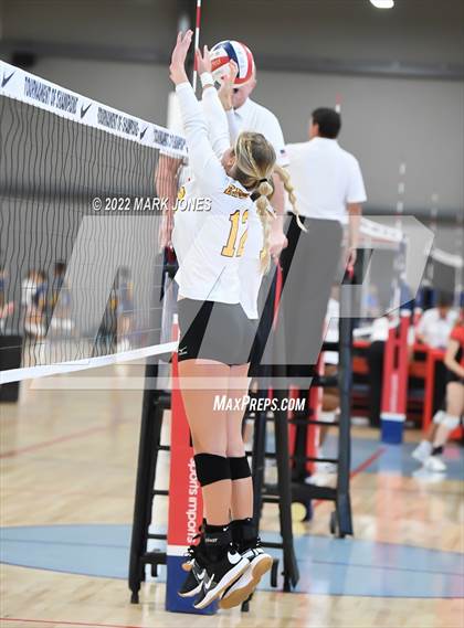 Thumbnail 3 in Mountain Ridge vs. Enumclaw (Nike TOC Southwest) photogallery.