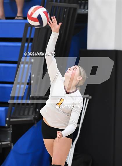 Thumbnail 3 in Mountain Ridge vs. Enumclaw (Nike TOC Southwest) photogallery.