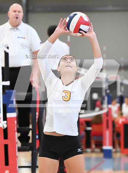 Thumbnail 3 in Mountain Ridge vs. Enumclaw (Nike TOC Southwest) photogallery.