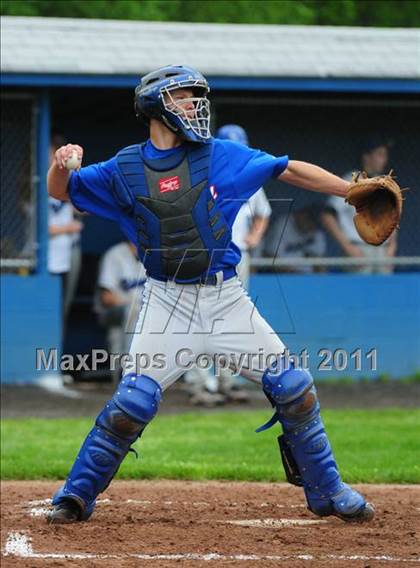 Thumbnail 1 in Coginchaug Regional @ East Hampton photogallery.