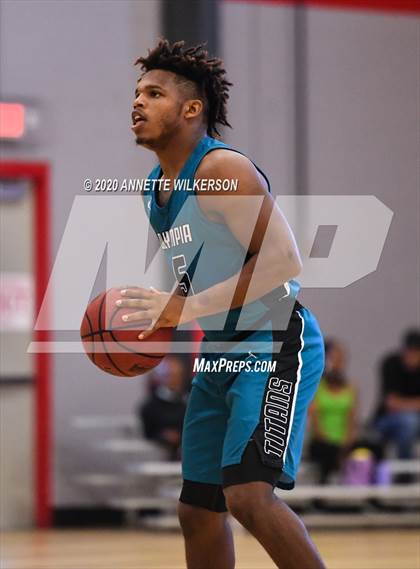 Thumbnail 2 in Evans vs. Olympia (Metro Hoop Fest) photogallery.