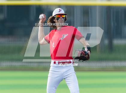 Thumbnail 2 in Jourdanton vs. Hallettsville (UIL 3A Regional Quarterfinals) photogallery.