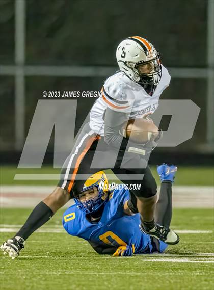 Thumbnail 1 in Beaver Falls vs. Westinghouse (PIAA 2A Semifinal) photogallery.